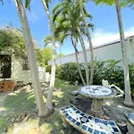 Private Guest House In The Heart Of Miami! Surrounded By Miami\'S Hot Spots!