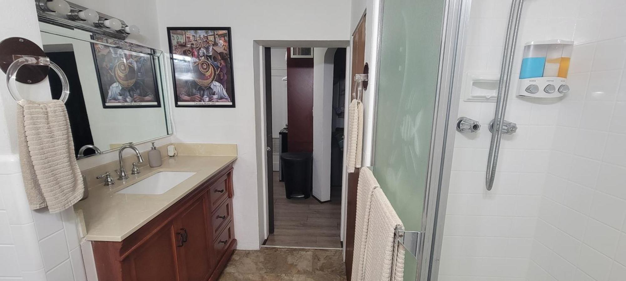 Private In The Heart Of Miami! Surrounded By Miami's Hot Spots! Apartment